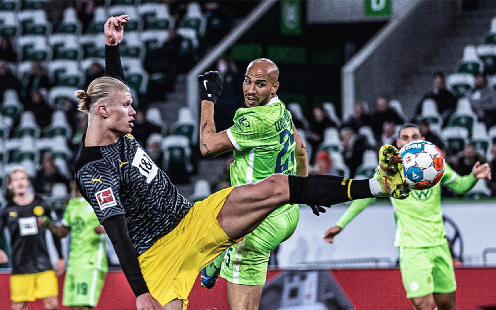 包含哈兰德回归赛场，出色防守首场状态亮眼，勇士观众沸腾！的词条