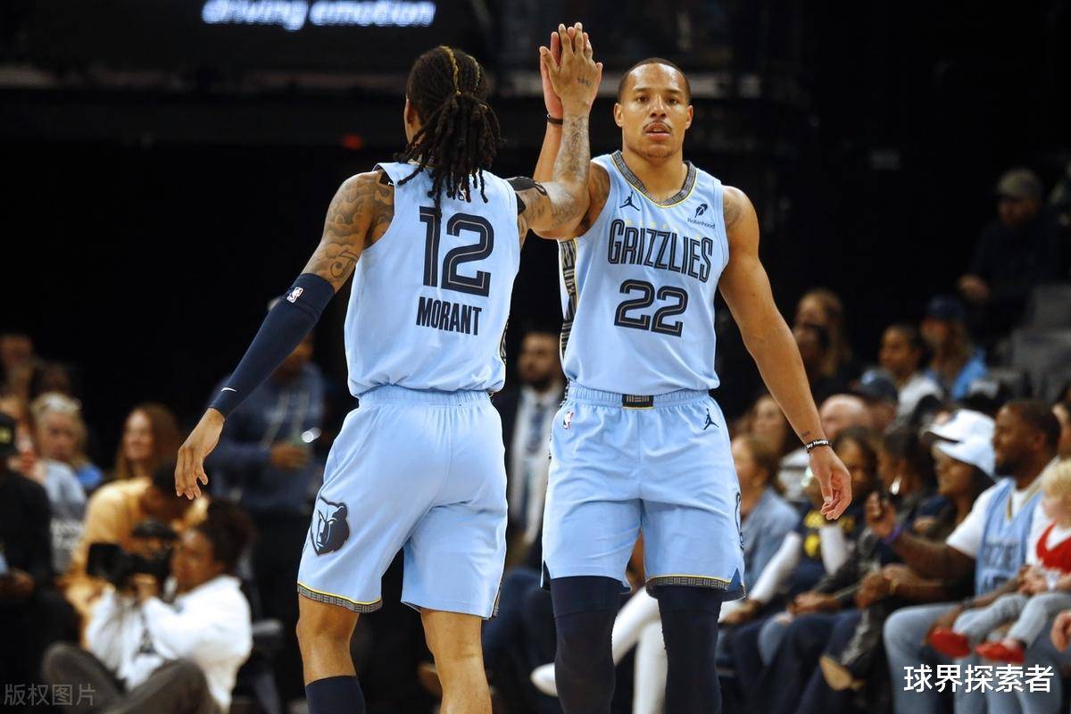 包含塔图姆在SKT比赛中战术调整，挺进下一轮引发热议！的词条