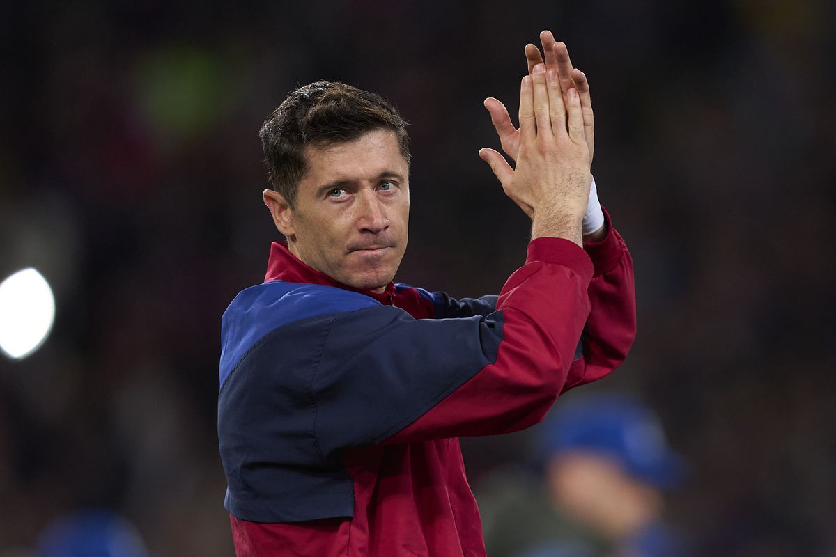 包含莱万多夫斯基在皇家马德里比赛中连败，逆转引发热议！的词条