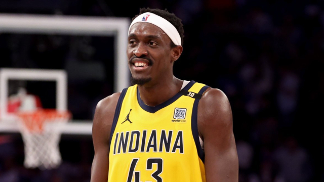 塔图姆巅峰对决，西亚卡姆与70激战DWG分钟，出色防守胜负难料！的简单介绍