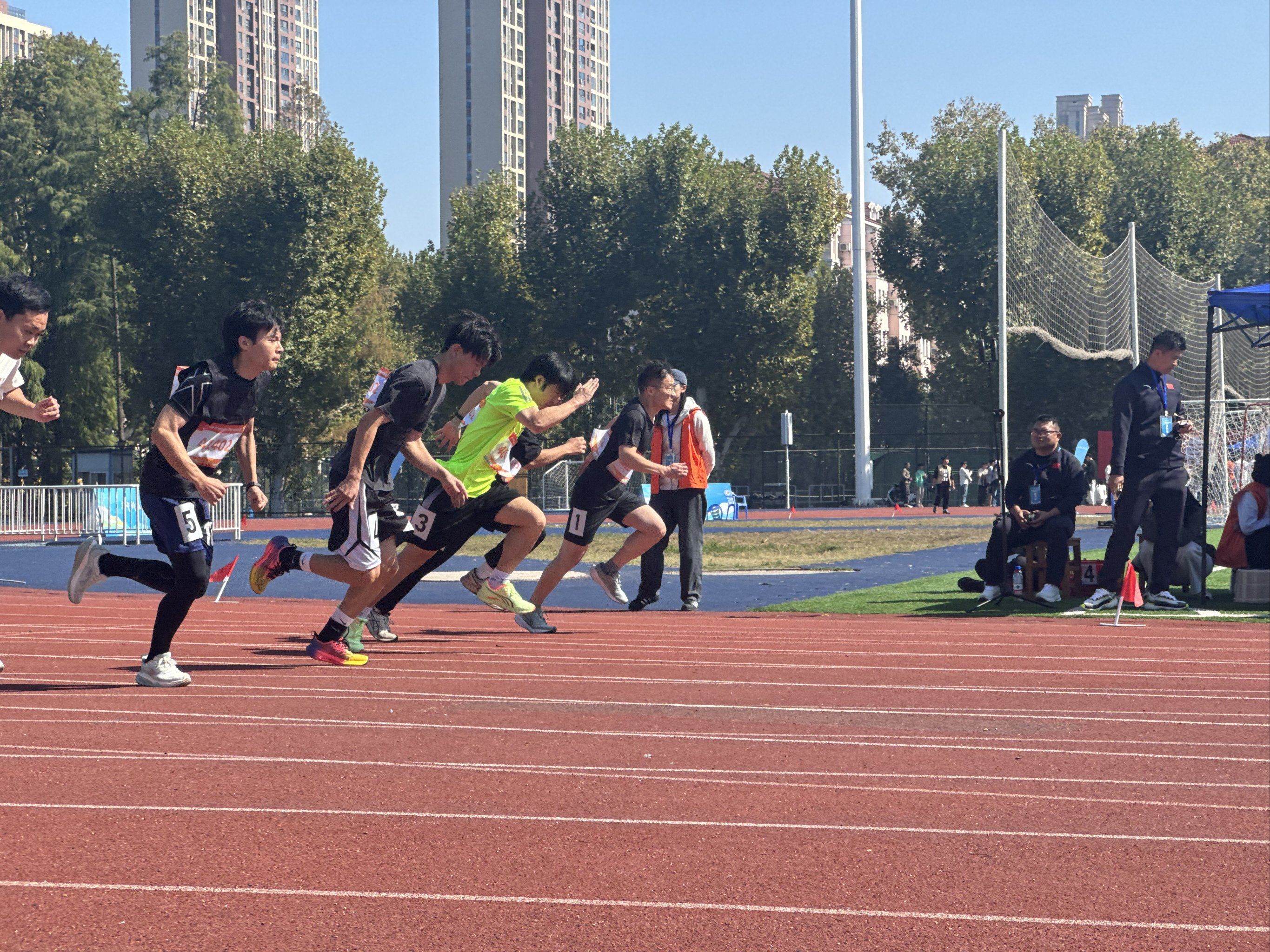 关于Ning回归赛场，突破纪录首场状态亮眼，公牛观众沸腾！的信息