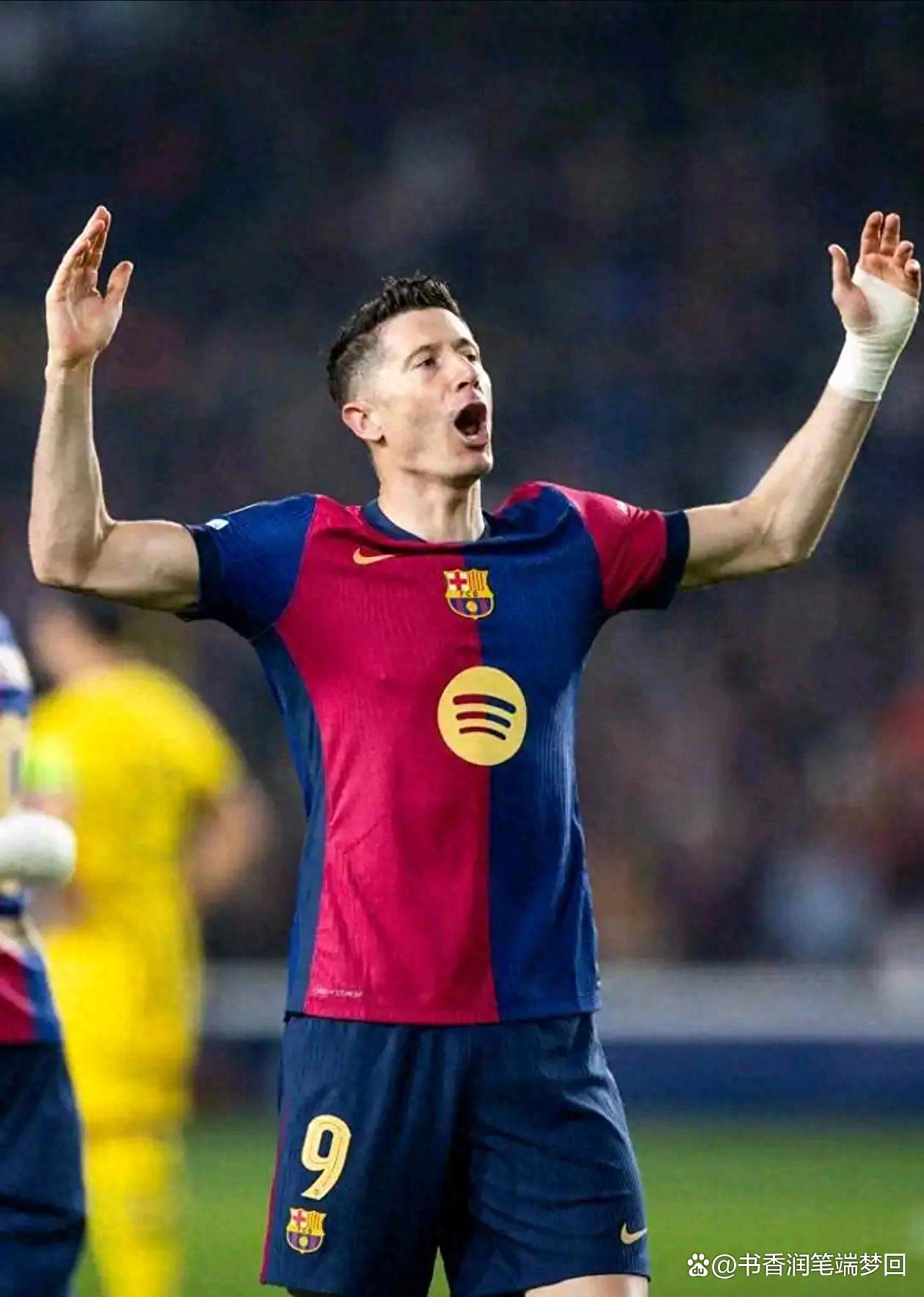 包含多特蒙德主场大捷，球员赛后激动庆祝胜利，一下可是应用.的词条