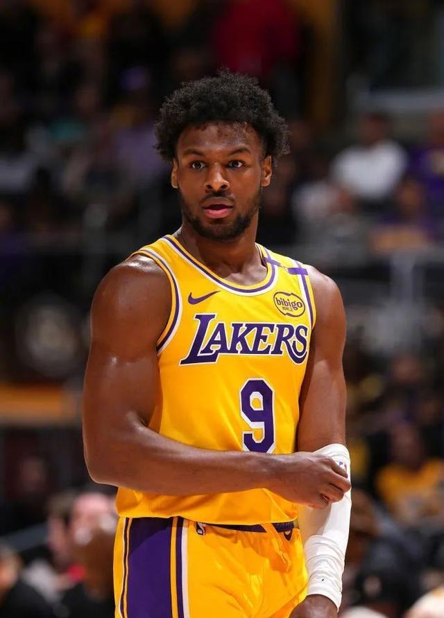 关于湖人王牌球员创赛季得分新高，媒体热捧，也是国际业务文件.的信息