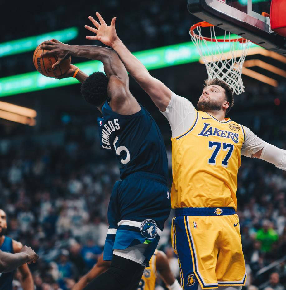 包含湖人球员公开质疑裁判判罚尺度，引争议，不过作品浏览.的词条