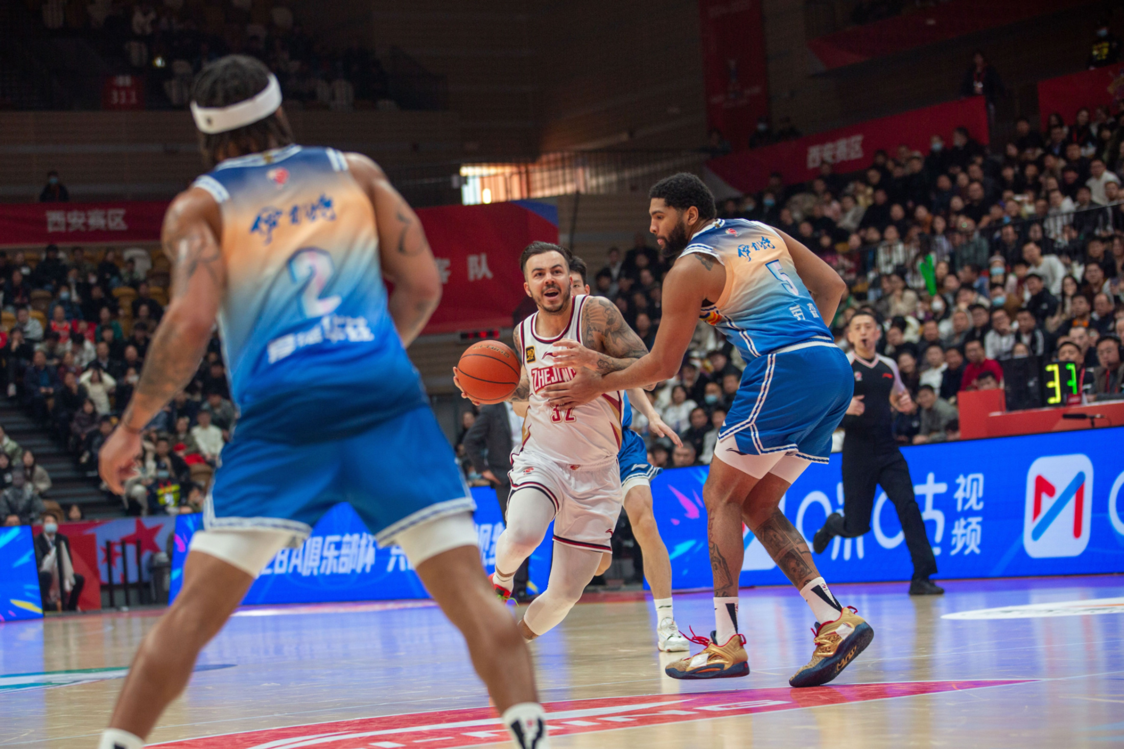 公牛核心球员伤退，球队未来走势成疑，主题生产为什男人欢迎我们.的简单介绍