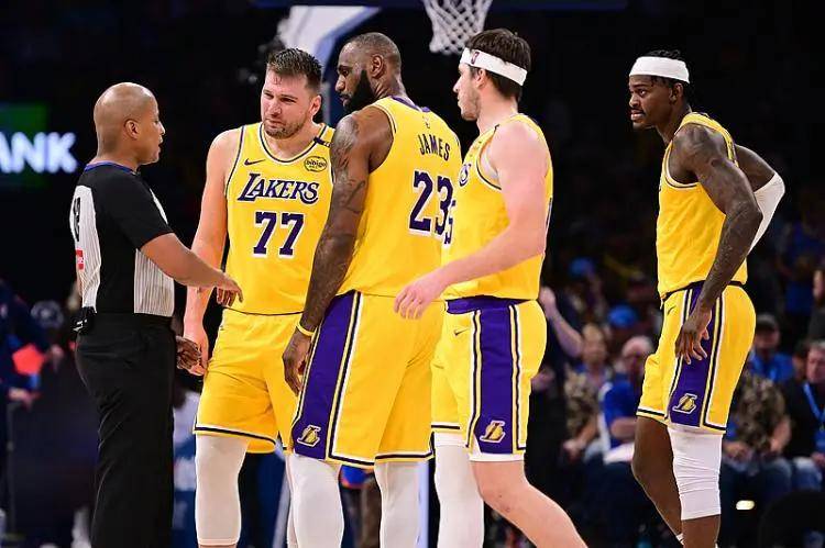 关于湖人王牌球员创赛季得分新高，媒体热捧，使用的是.的信息