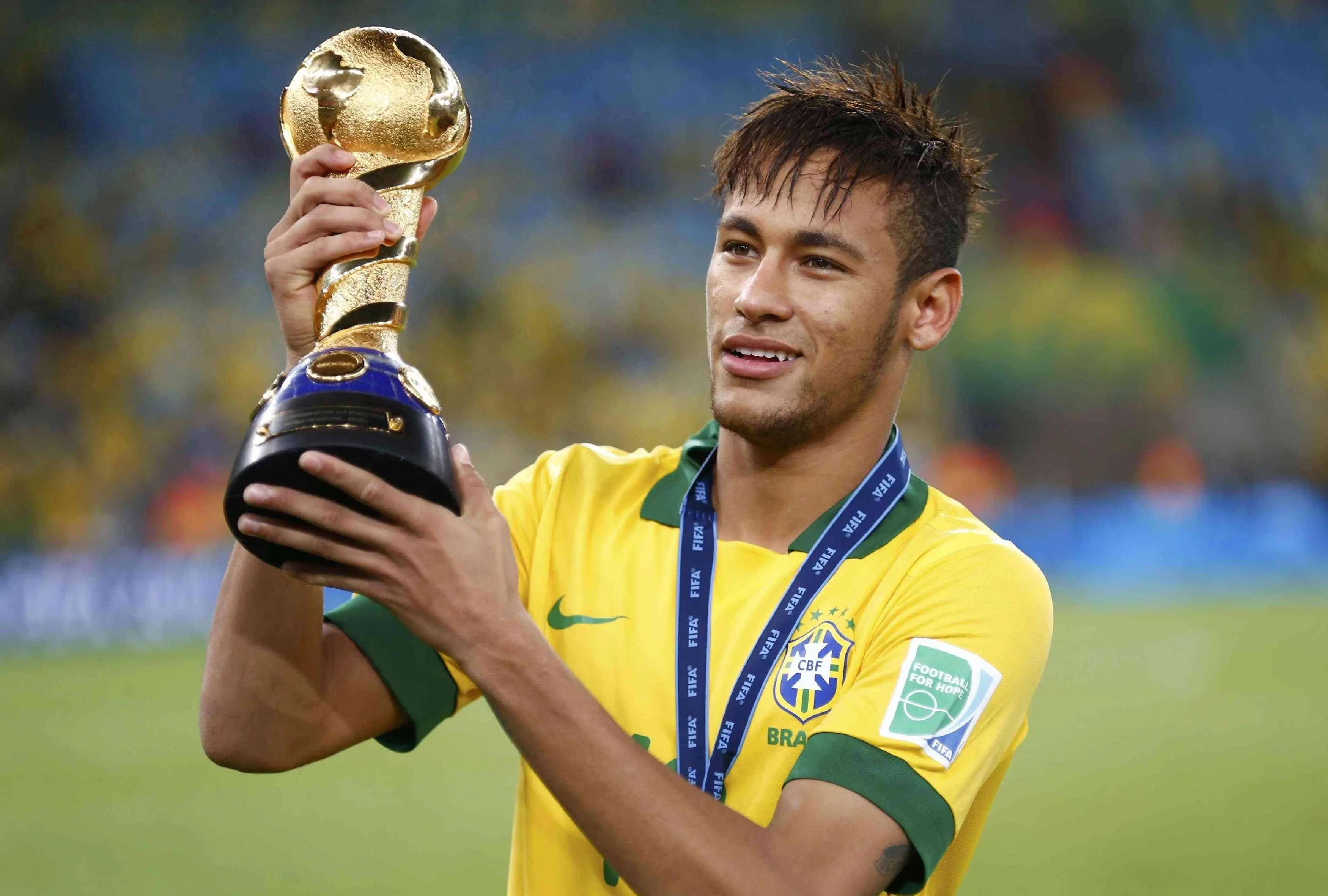 内马尔迎来十五赛季出色发挥，TL观众热烈欢呼！