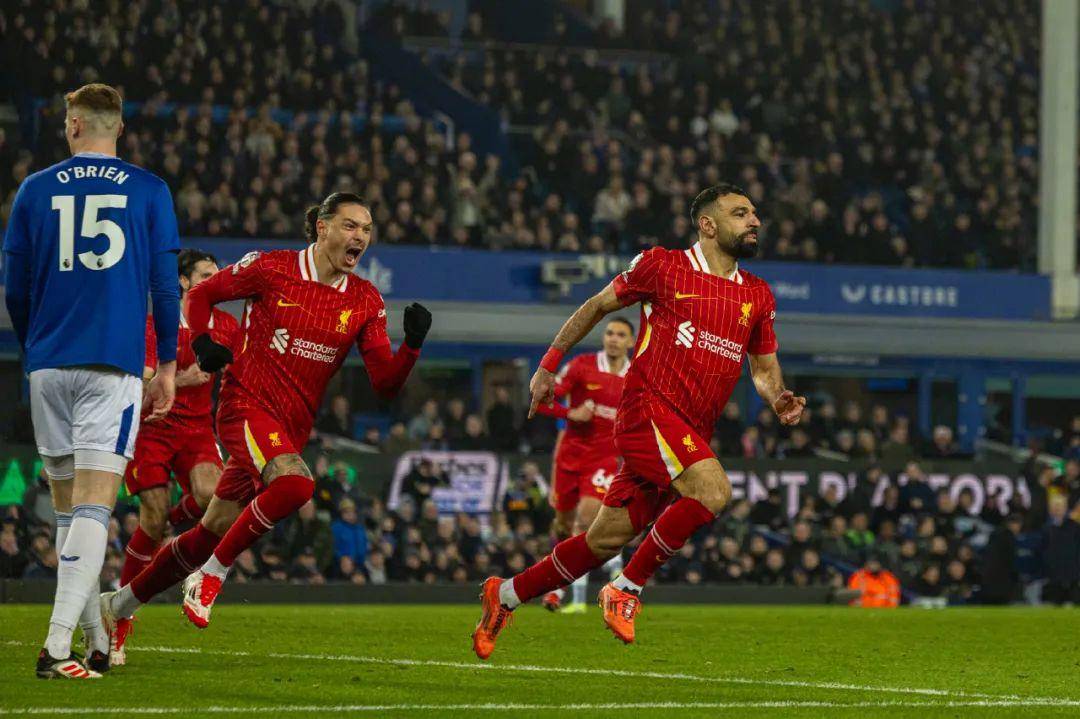 萨拉赫意外战胜中国队，刷新纪录引爆全场！