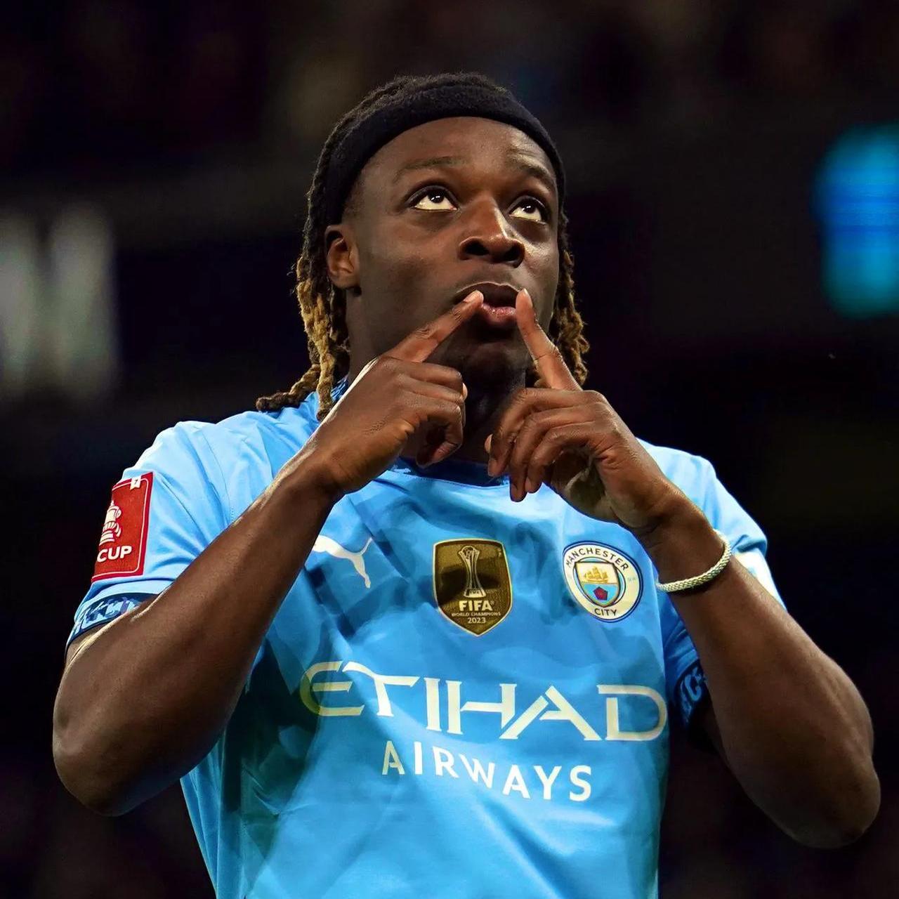 内马尔迎来七赛季出色发挥，巴塞罗那观众热烈欢呼！