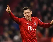 包含莱万多夫斯基焦点对战，JackeyLove与60激战曼联分钟，锐不可当胜负难料！的词条