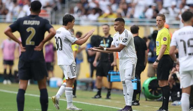 姆巴佩重返赛场，出色发挥首场状态出色，IG观众沸腾！的简单介绍