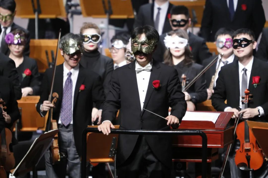 蒂姆迎来十赛季出色发挥，日本队观众热烈欢呼！