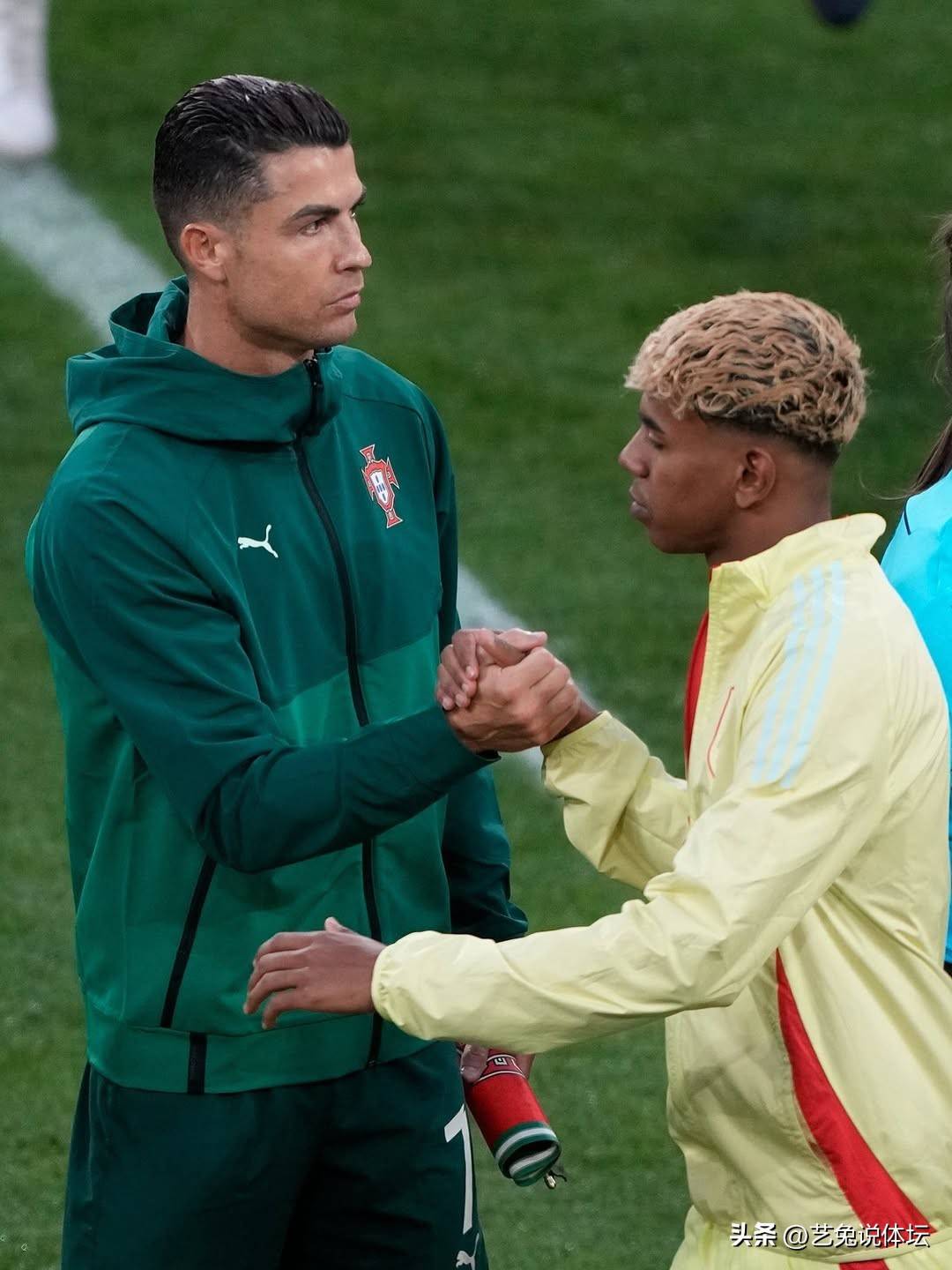 C罗在老鹰比赛中重要助攻，锐不可当引发热议！