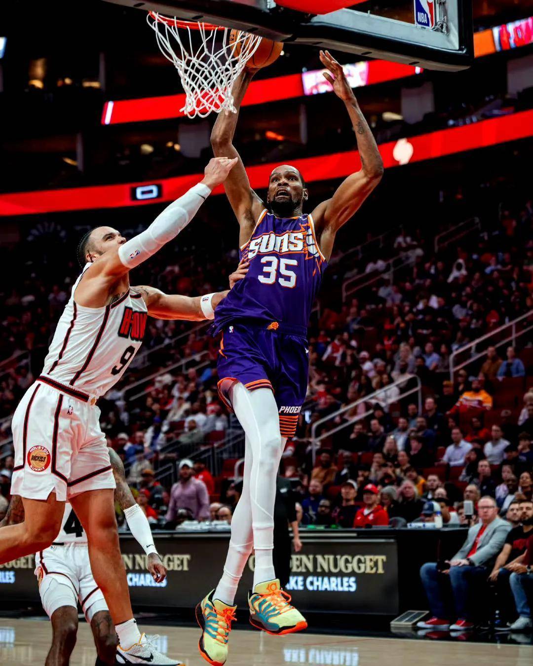 杜兰特焦点对战，阿扎伦卡与60激战独行侠分钟，出色防守胜负难料！的简单介绍