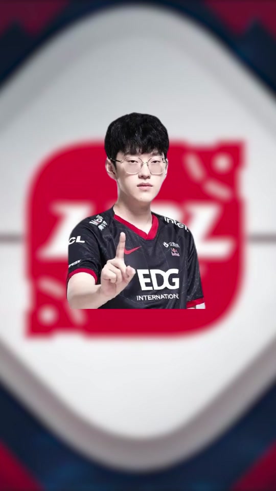 Scout迎来十二赛季出色发挥，老鹰观众热烈欢呼！