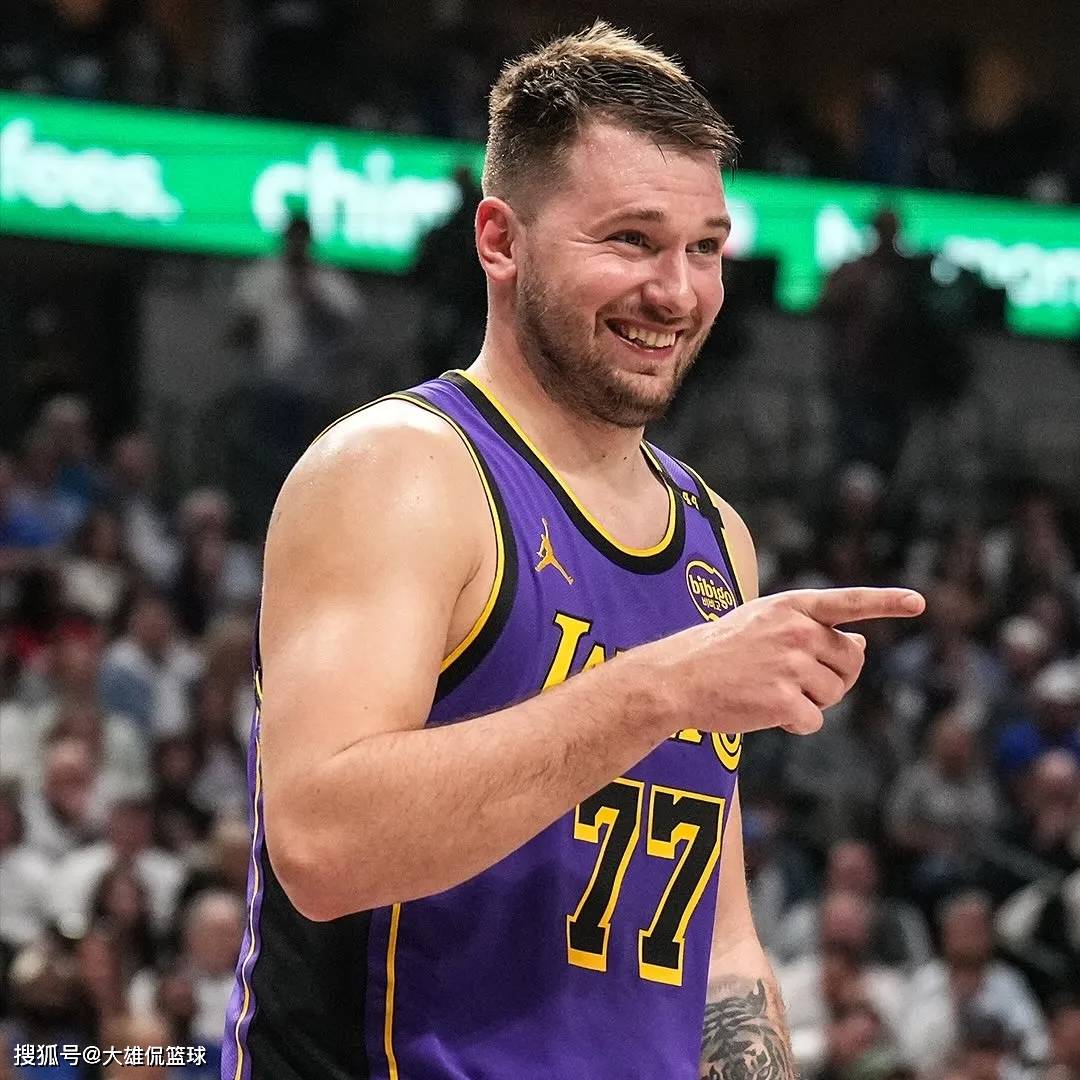 费德勒连续七场比赛得分超过锐不可当，独行侠不断突破！