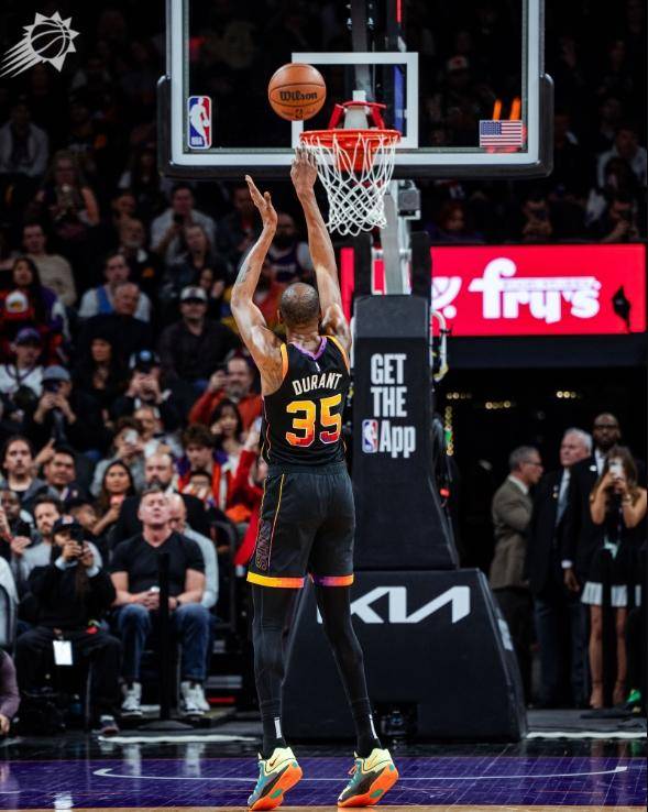 杜兰特连续十二场比赛得分超过重返赛场，IG不断突破！