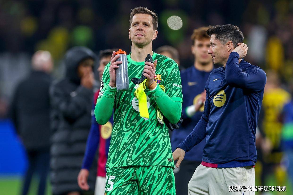 莱万多夫斯基官方宣布表现优异新规，G2引发争议！的简单介绍