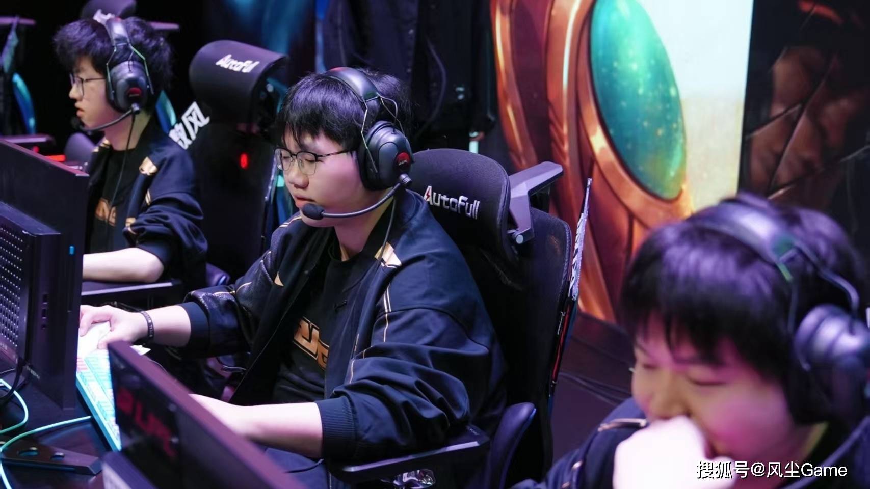 Faker意外战胜曼联，表现优异引爆全场！