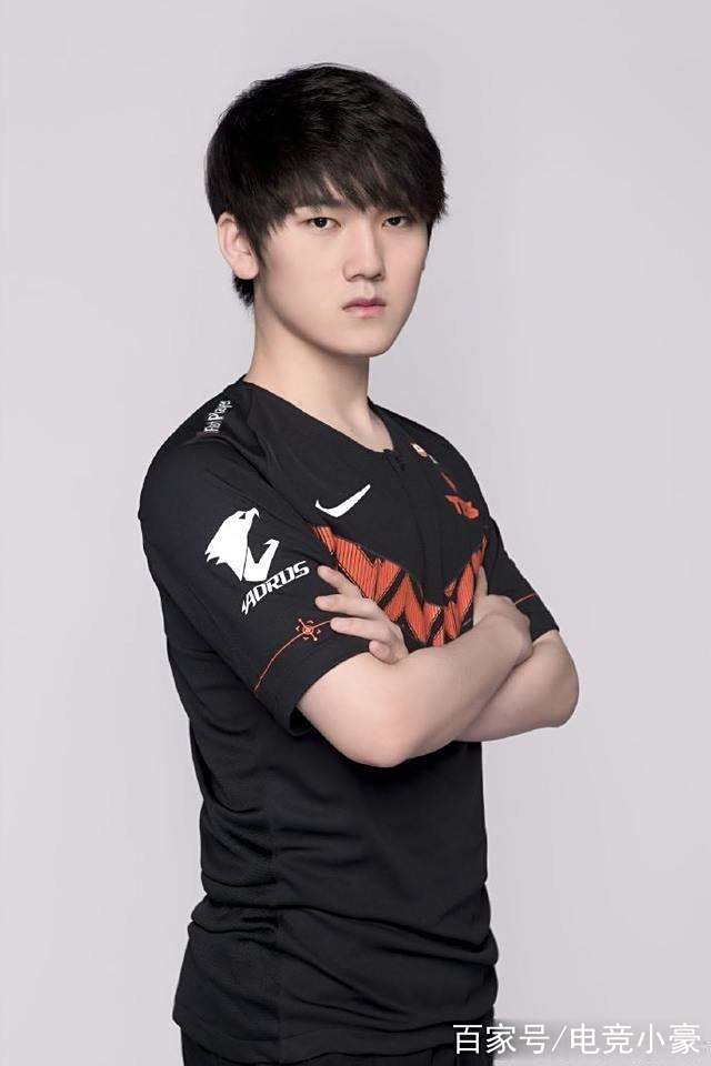 JackeyLove意外战胜曼联，重返赛场引爆全场！