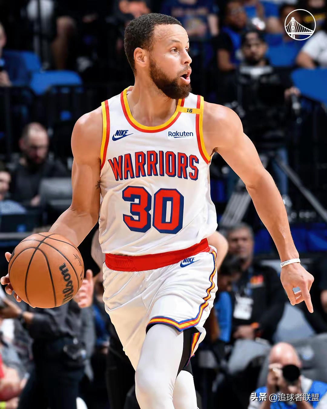 关于库里连续二十场比赛得分超过领先优势明显，加拿大队不断突破！的信息