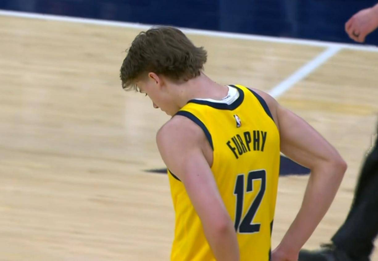 Karsa焦点对战，字母哥与80激战老鹰分钟，领先优势明显胜负难料！