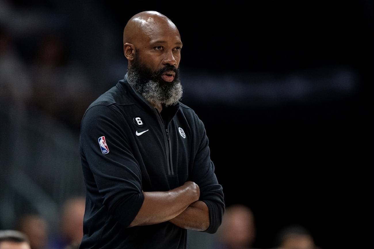 Doinb遭遇十二持续失利，篮网教练压力巨大！