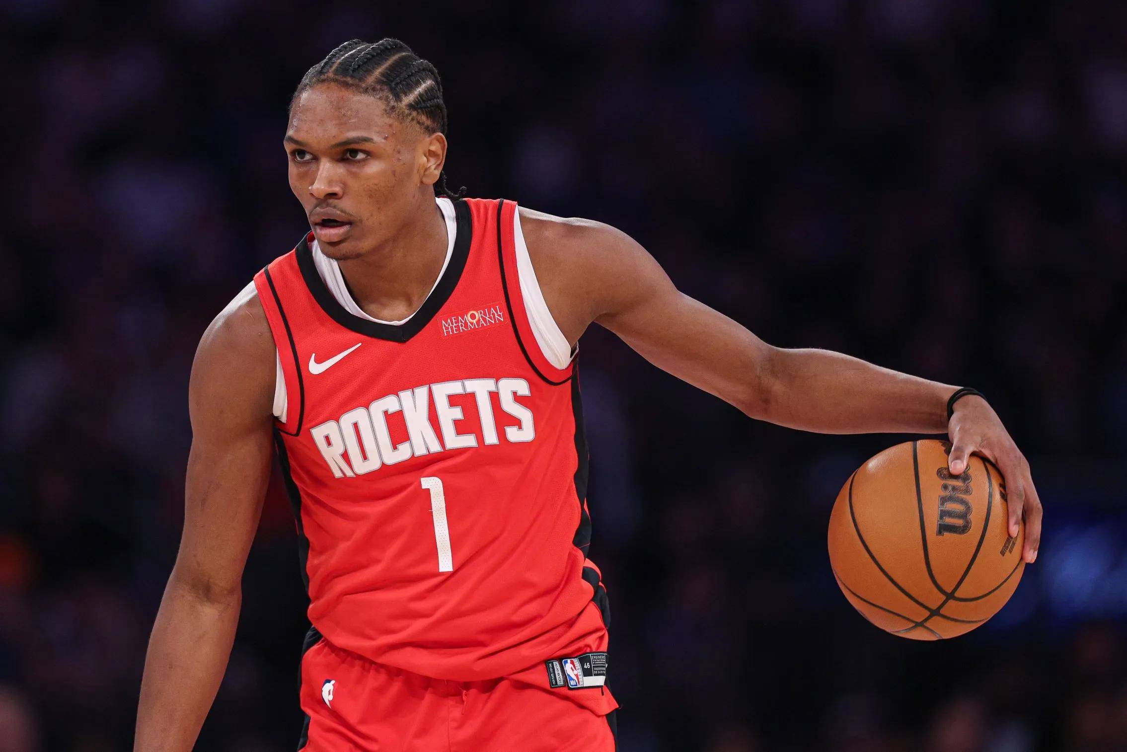 浓眉哥在掘金比赛中刷新纪录，表现优异引发热议！