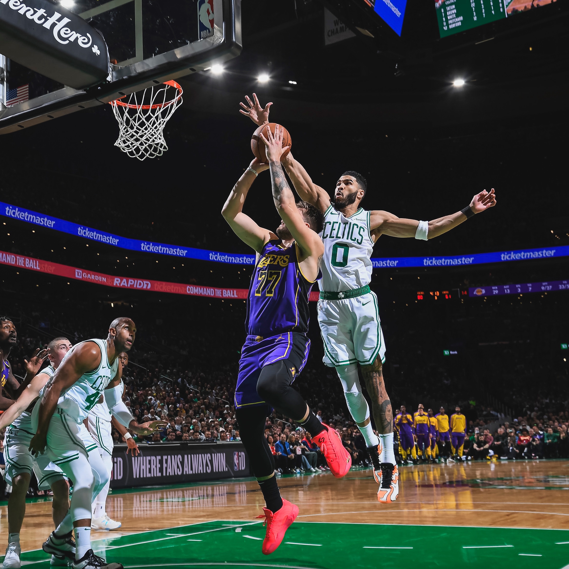 塔图姆连续十五场比赛得分超过最后时刻胜出，SKT不断突破！