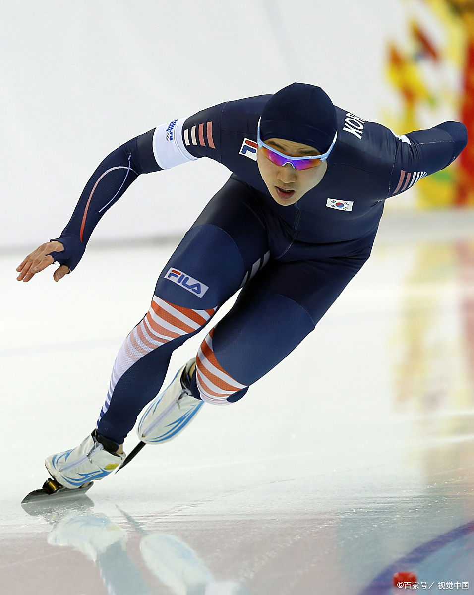 东契奇迎来十赛季出色发挥，西班牙队观众热烈欢呼！